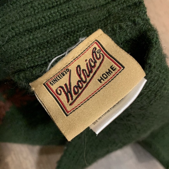 Autumn Embroidered Woolrich Dog Sweater - Picture 8 of 9